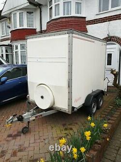 8x5 Box trailer twin axle