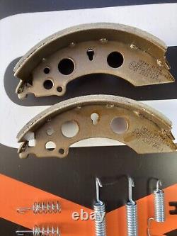 AL-KO Fit Auto Adjust 200x50 Caravan Trailer Brake Shoe Twin Axle Set & Hub Nuts