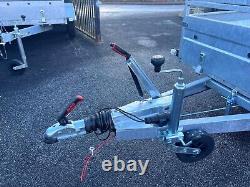 BRAND NEW 8,2ft x 4,3ft TWIN AXLE TRAILER WITH 60CM MESH AND RAMP 1300KG BRAKED