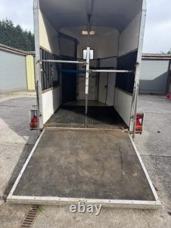 Bateson Deauville 2-Stall Twin Axle Horse Trailer Rear Ramp Up to 3.5T Bateson