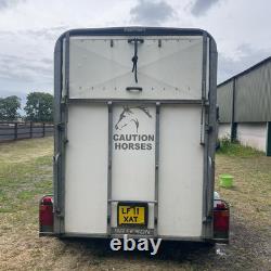 Bateson Horse Trailer White Twin Axle 2 Stall Back Ramp Up to 3.5 Ton