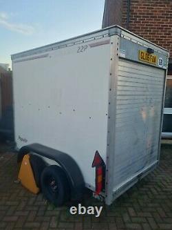 Box trailer twin axle