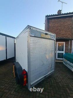 Box trailer twin axle