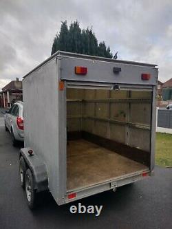 Box trailer twin axle