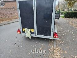 Box trailer twin axle