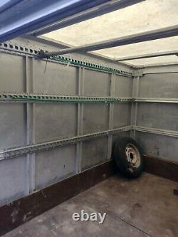 Box trailer twin axle