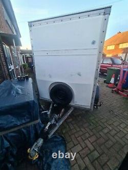 Box trailer twin axle