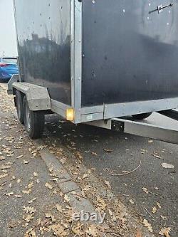 Box trailer twin axle