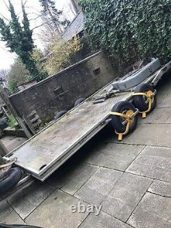 Car transporter trailer twin axle