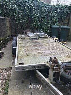 Car transporter trailer twin axle