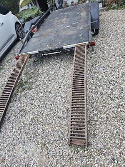 Car transporter twin axle trailer