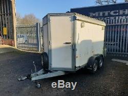 I for willams box trailer twin axle 2.5ton
