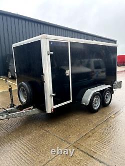Indespension box trailer twin axle 2017