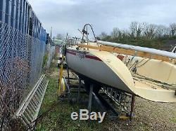 Jeanneau Fun 23 Cruiser / Racer with SBS Twin Axle Trailer