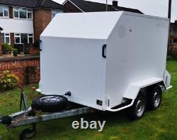 LYNTON BOX TRAILER 1600KG 8ft x 5ft x 5ft TWIN AXLE. TOWS GREAT. EXCELLENT