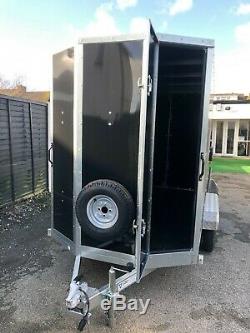 NEW Large Tickners GT956 9ft x 5ft x 6ft, Twin Axle Lockable Box Tow Van Trailer