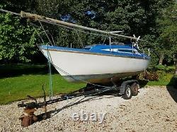 Seal 22 sailing Boat drop keel with twin axle trailer