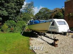 Seal 22 sailing Boat drop keel with twin axle trailer
