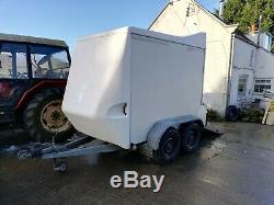 Trailer indespension towavan twin axle