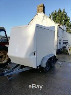 Trailer indespension towavan twin axle