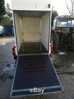 Trailer indespension towavan twin axle