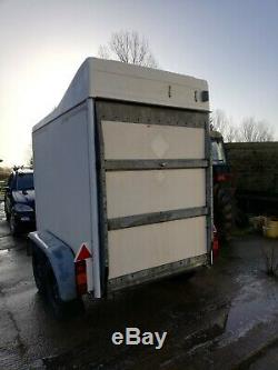 Trailer indespension towavan twin axle