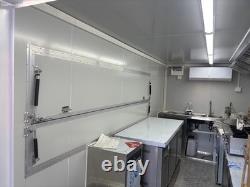 Twin Axle Mobile Food Trailer with Porch Catering Unit / Coffee / Bar Van/BBQ