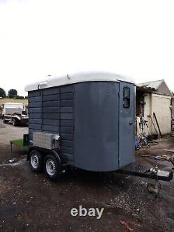 Twin Axle converted horse box trailer glamping pod