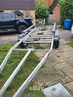 Twin axle boat trailer