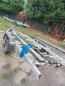 Twin axle boat trailer