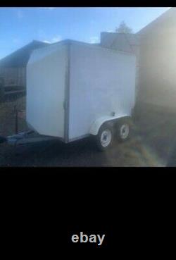 Twin axle box trailer