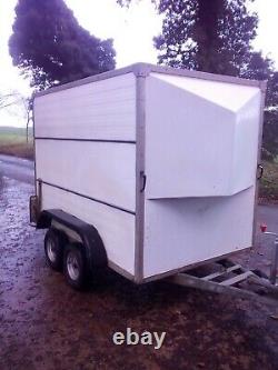 Twin axle box trailer