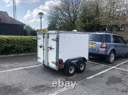 Twin axle box trailer