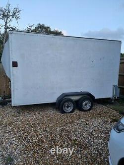 Twin axle box trailer