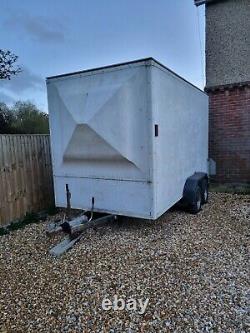 Twin axle box trailer