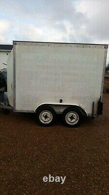 Twin axle box trailer