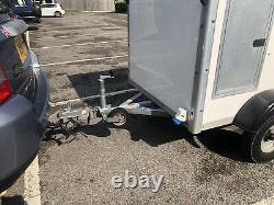 Twin axle box trailer