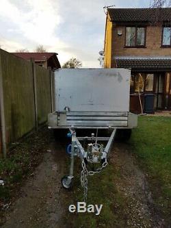 Twin axle box trailer