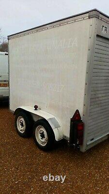 Twin axle box trailer