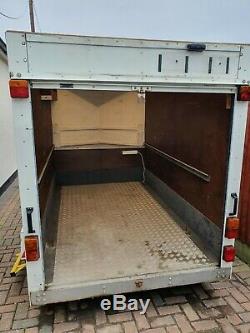Twin axle box trailer with roller shutter 9' x 5' x 5