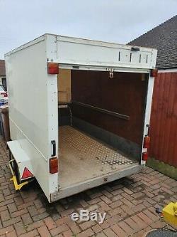 Twin axle box trailer with roller shutter 9' x 5' x 5