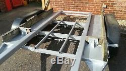 Twin axle braked trailer for bilge keel yacht boat