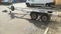 Twin axle braked trailer for bilge keel yacht boat