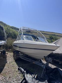 4.3 l V6 Maxum 1800 SR3 bateau à moteur. Remorque Snipe à double essieu