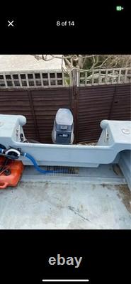 Bateau de pêche de 19 pieds couleur sarcelle, remorque à double essieu, moteur hors-bord Yamaha de 50 ch