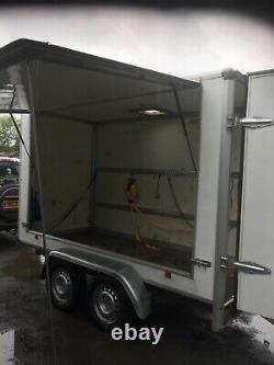 Box Trailer Twin Axle Market /show Lift Up Side Bons Freins Et Lumières