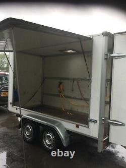 Box Trailer Twin Axle Market /show Lift Up Side Bons Freins Et Lumières