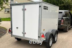 Boxxa 855TB 8' x 5' x 5' Remorque à double essieu freinée 2600kg Blanche