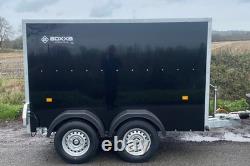Boxxa 855TB 8' x 5' x 5' Remorque à essieu double freinée 2600 kg Noir