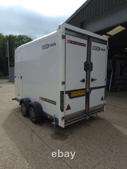 Brian James Remorques Box Van 600, lit de 3,00 m x 1,60 m, 2 700 Kg, essieu double